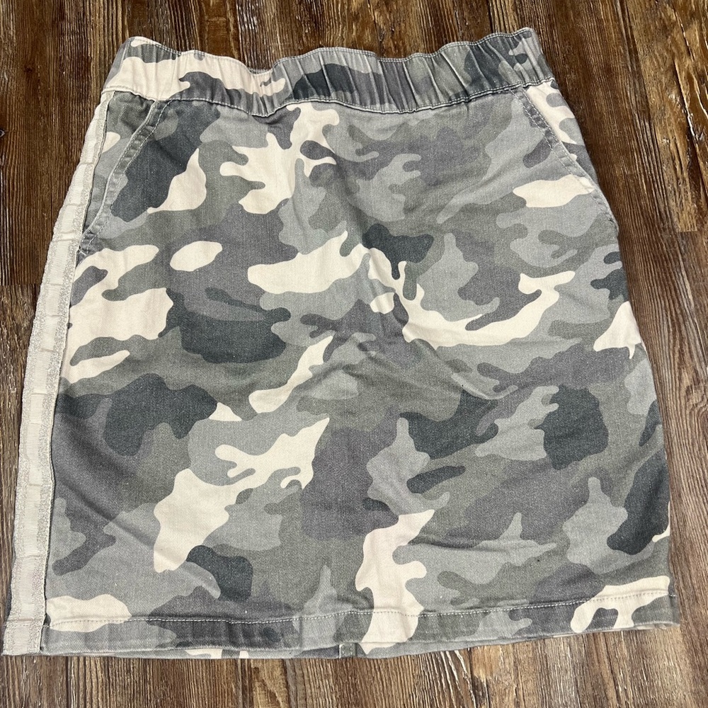 Boston Proper camo skirt with built in shorts. Size 4